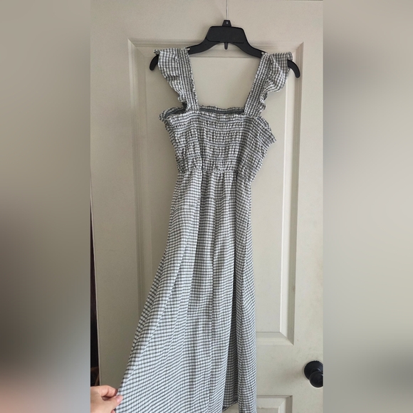 Old Navy Fit And Flare Lightweight Smocked gingham Midi Dress - Picture 7 of 8